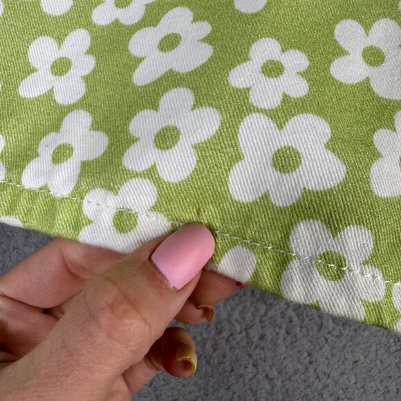 ASOS Short Womens Size 10 Green Daisy Print Slouchy Mom High Rise 5" Inseam - Picture 4 of 9